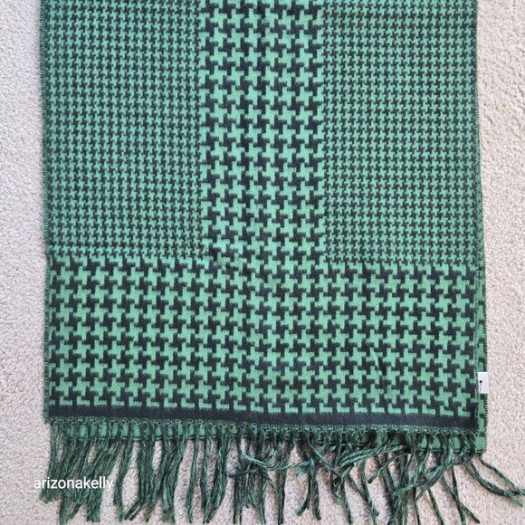 NWT Adrienne Vittadini Wool Cashmere Green Houndstooth Fringe Scarf - Picture 7 of 9
